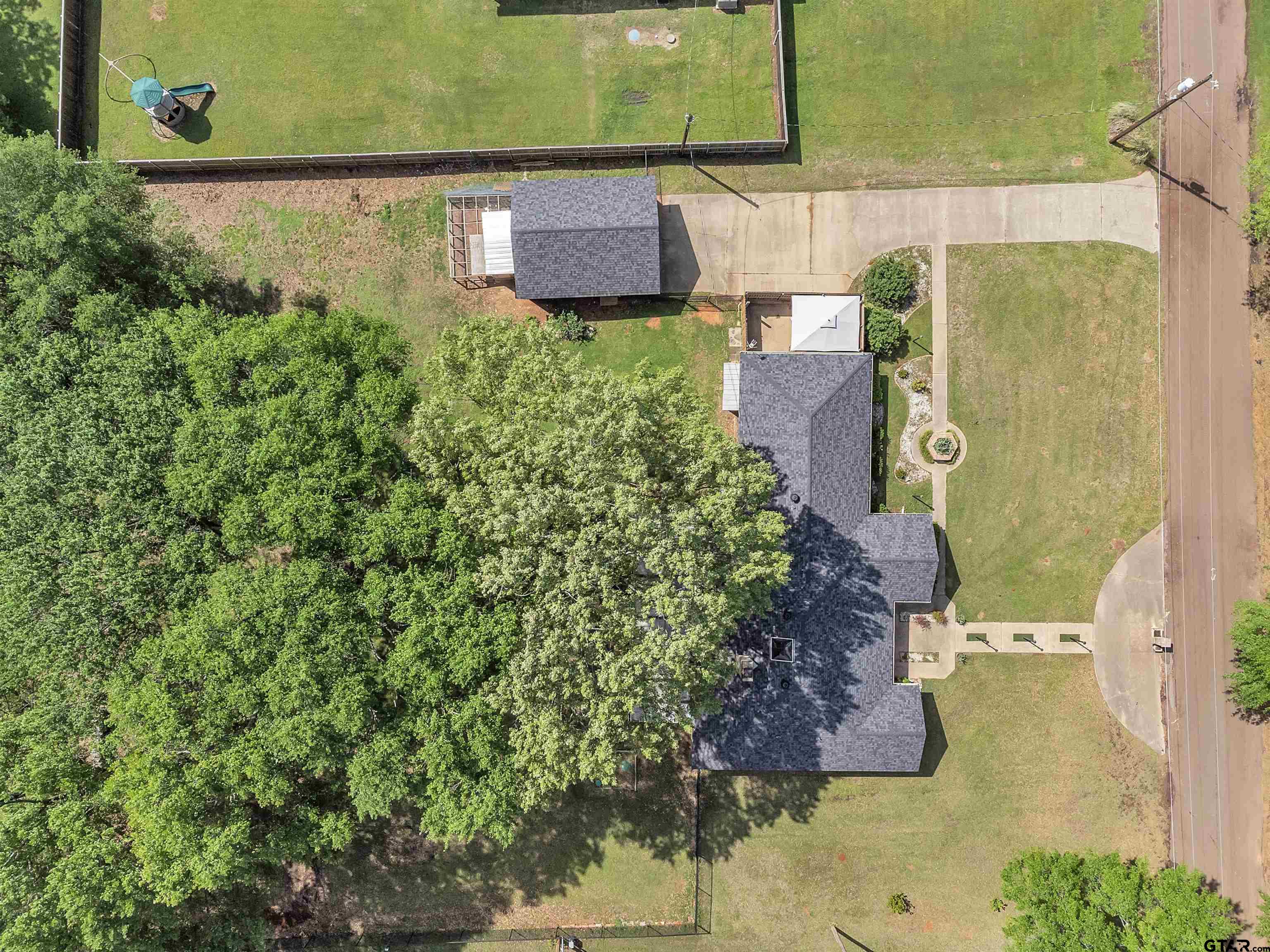 105 Lindsey Brook LN
