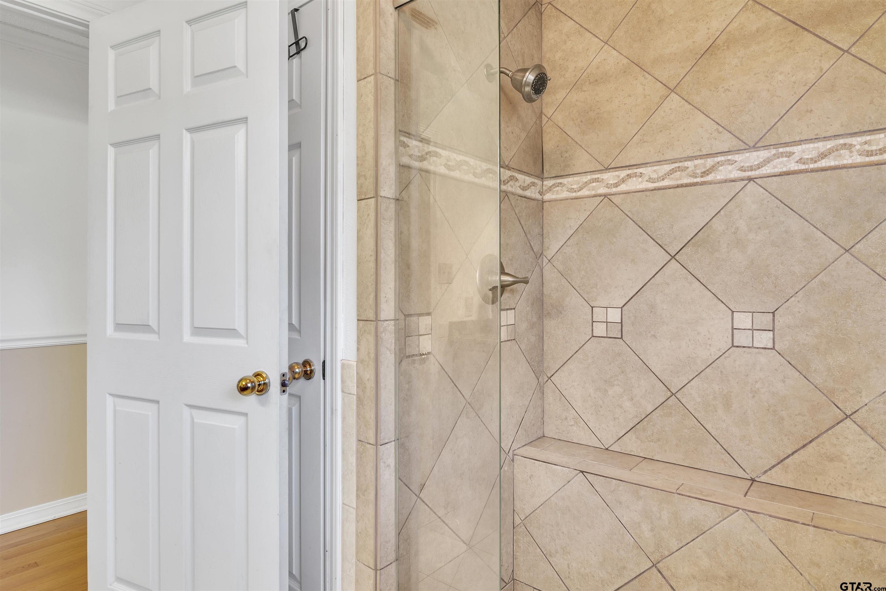 105 Lindsey Brook LN