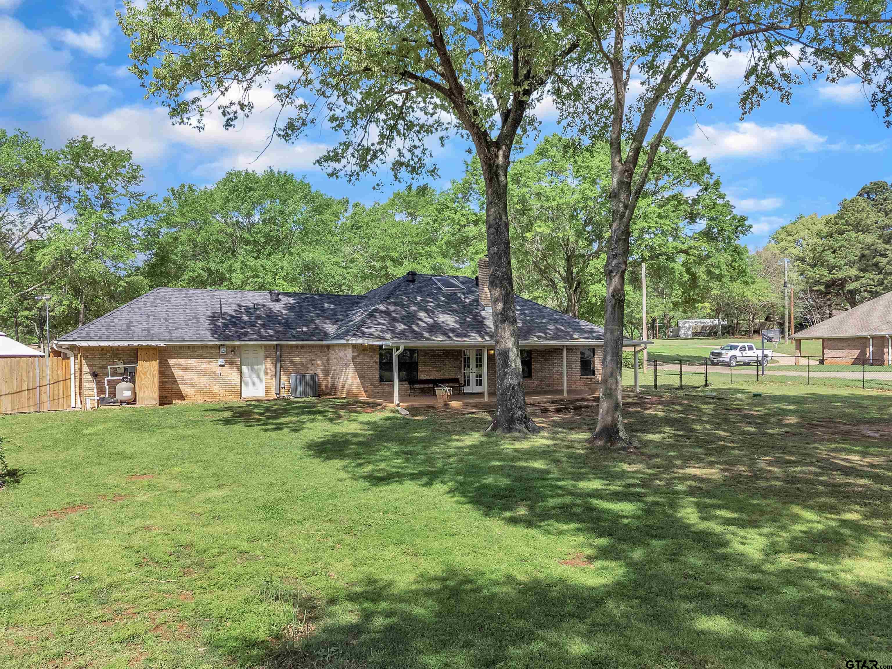 105 Lindsey Brook LN