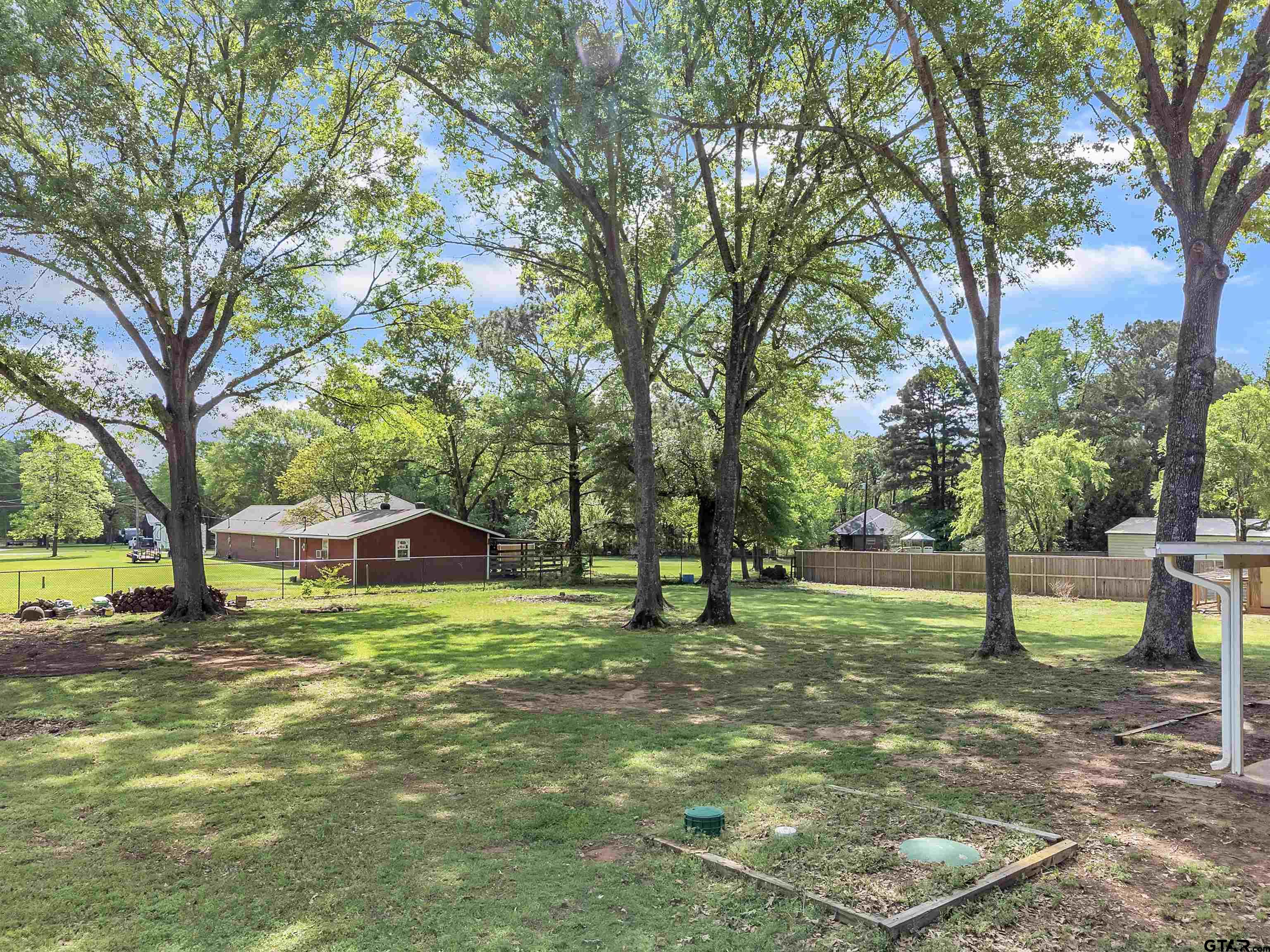 105 Lindsey Brook LN