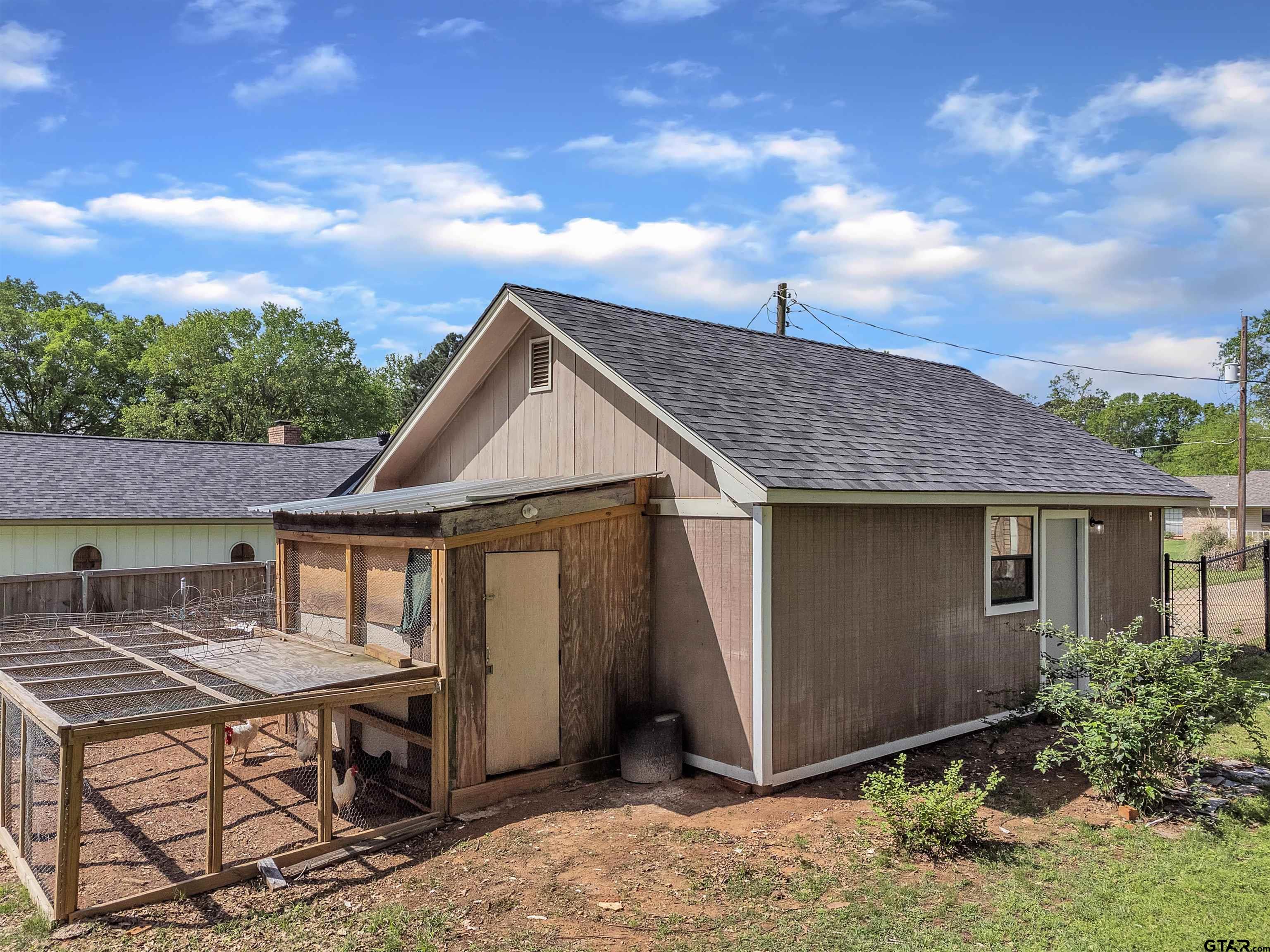 105 Lindsey Brook LN