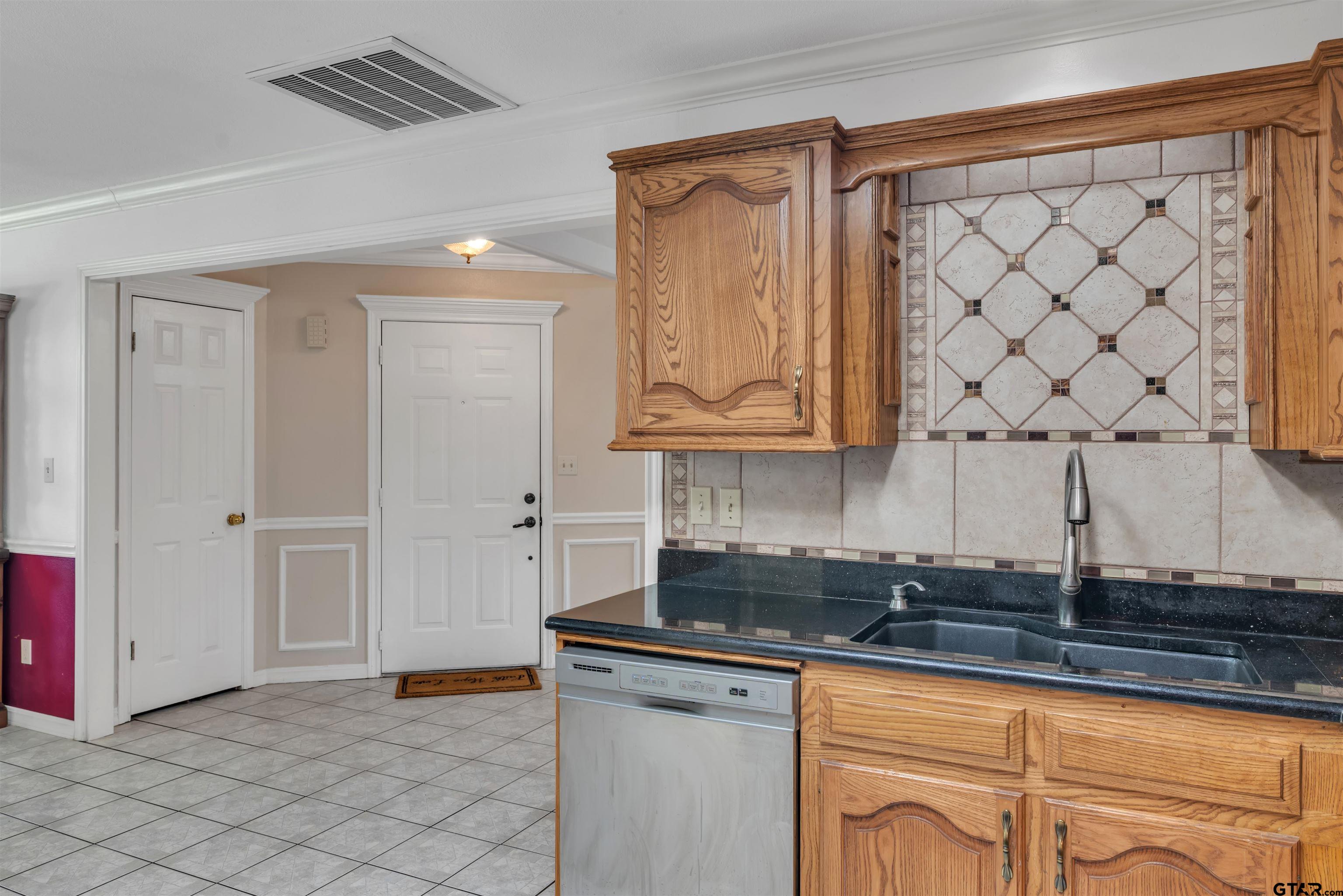 105 Lindsey Brook LN