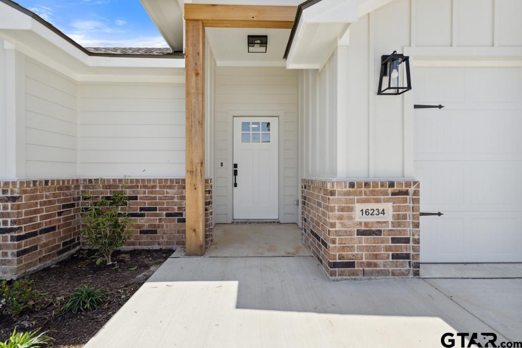 16234 Crossing Circle