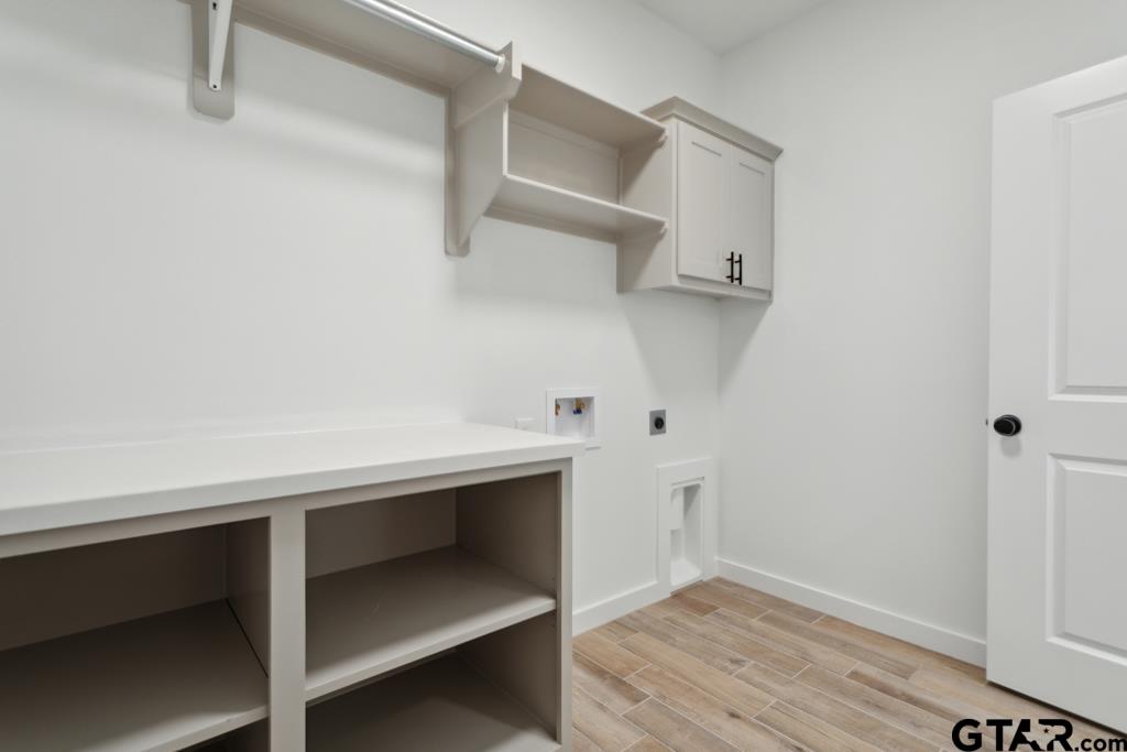 16234 Crossing Circle