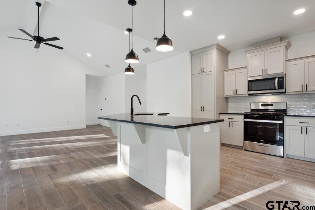 16234 Crossing Circle