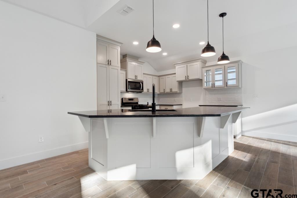 16234 Crossing Circle