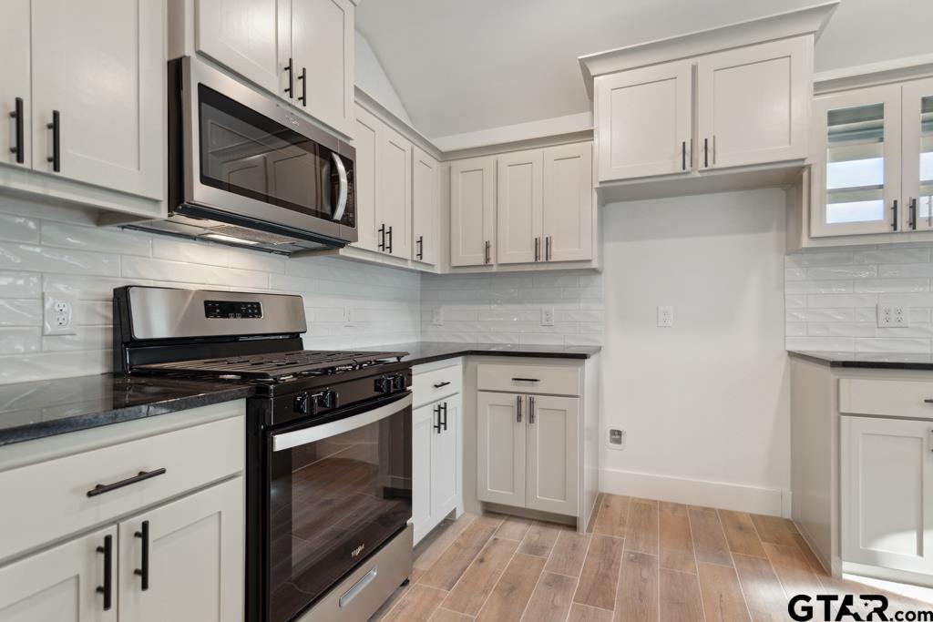 16234 Crossing Circle