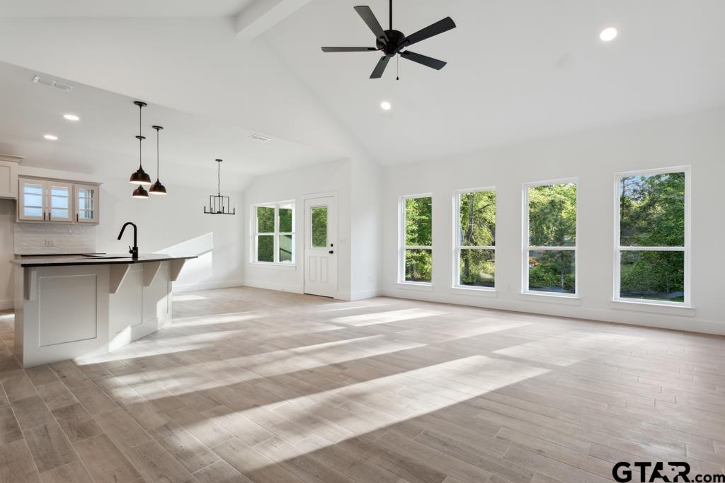 16234 Crossing Circle