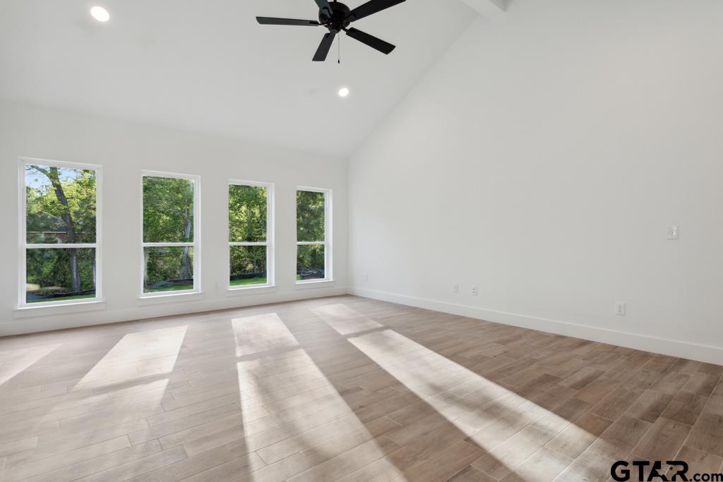 16234 Crossing Circle
