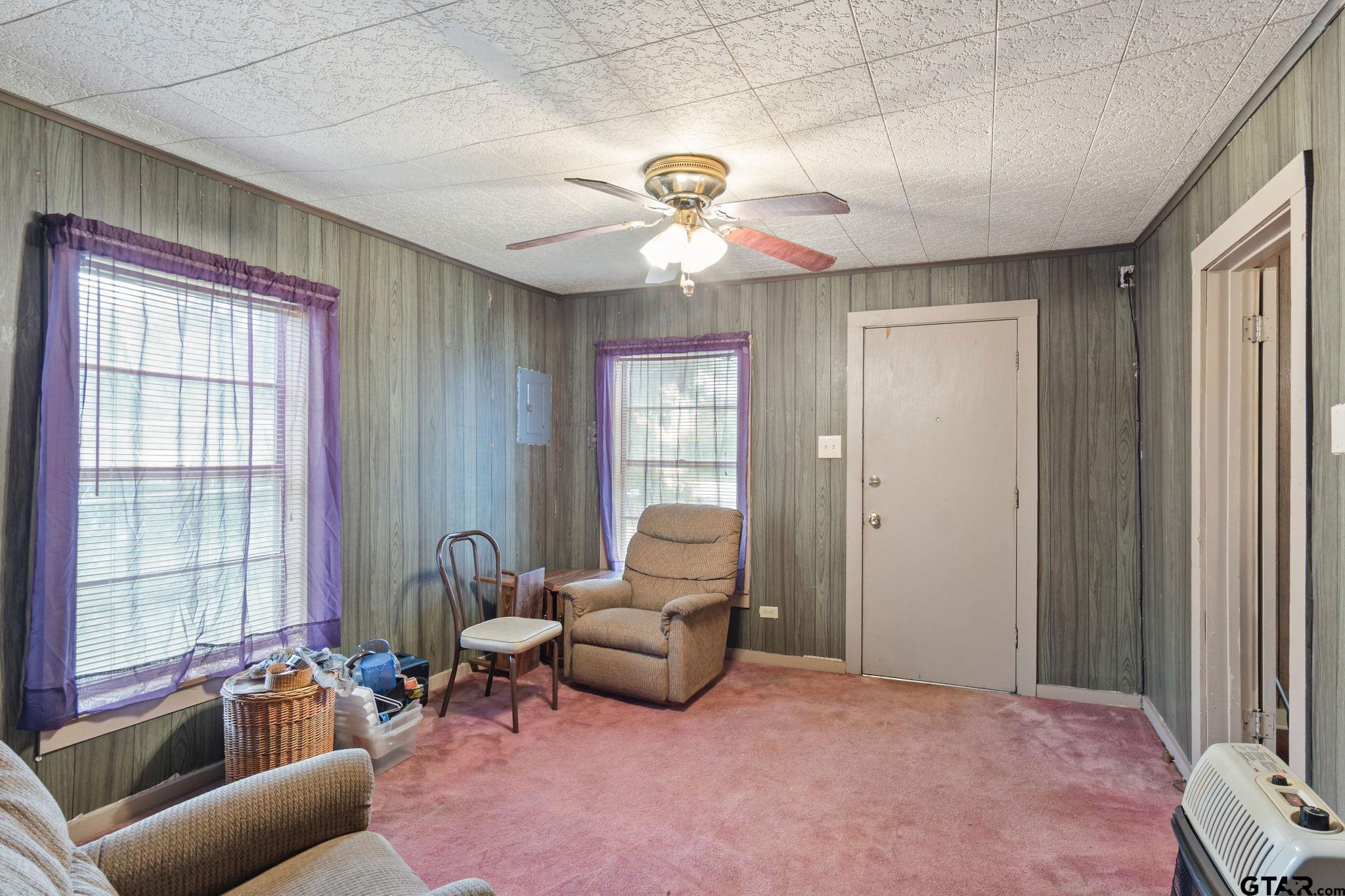 1011 Clemons