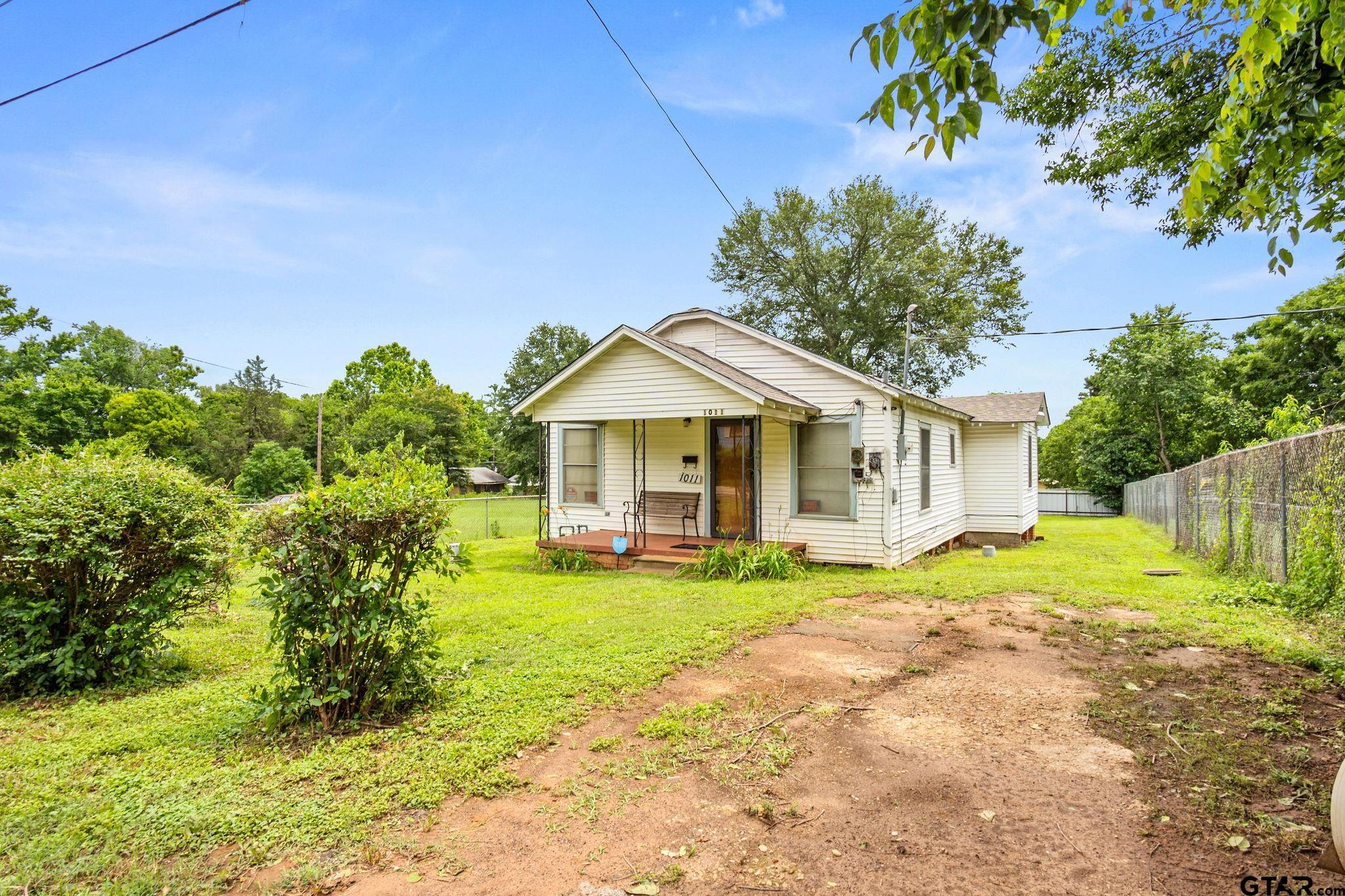 1011 Clemons