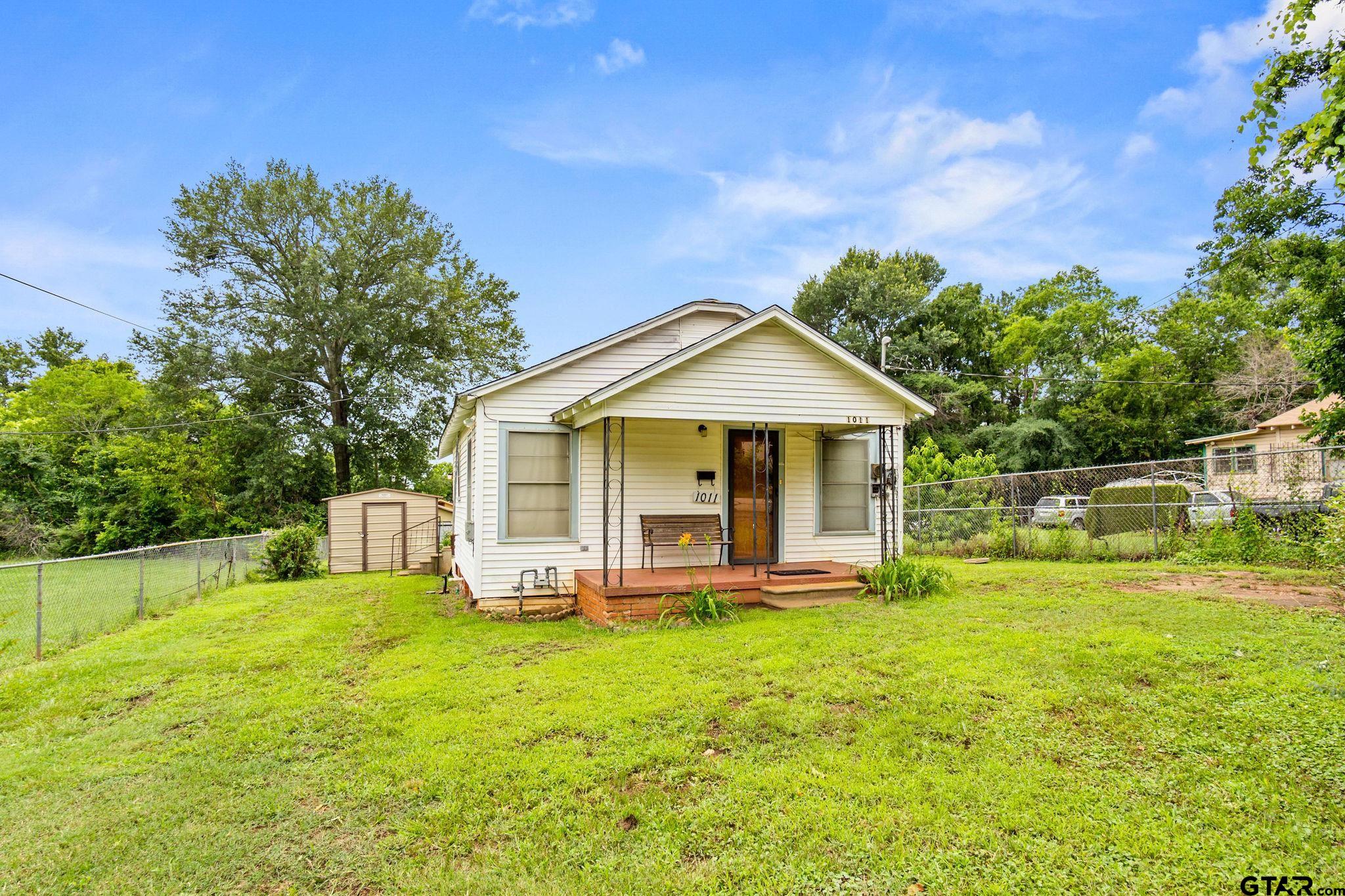 1011 Clemons