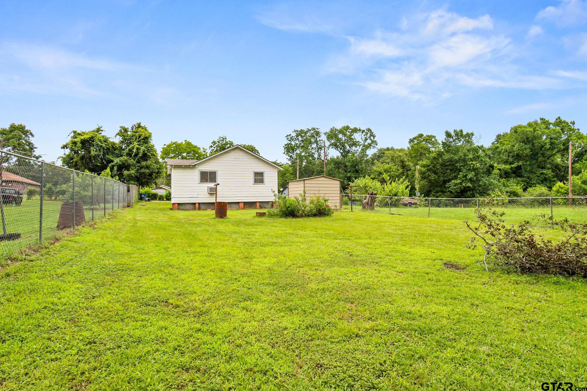 1011 Clemons