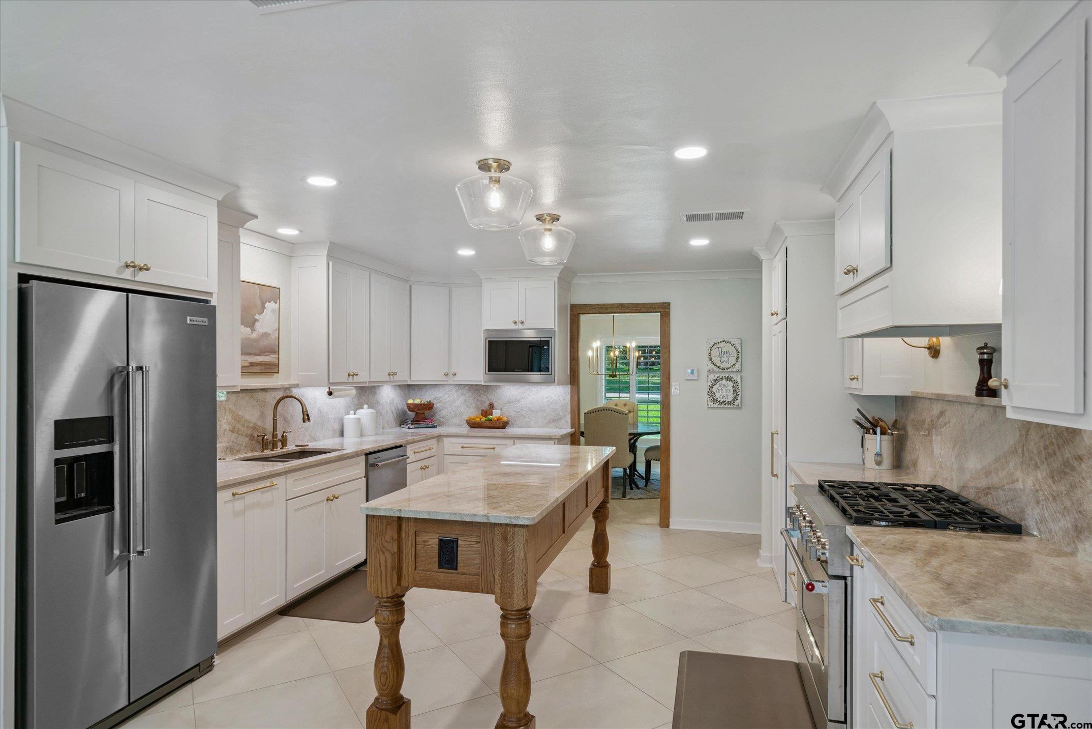 23220 Bay Side Circle