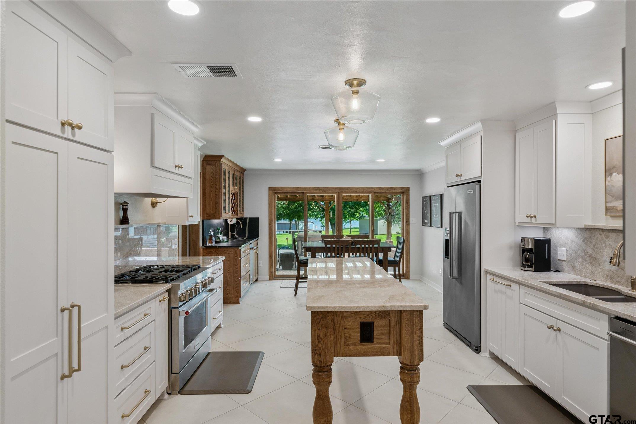 23220 Bay Side Circle