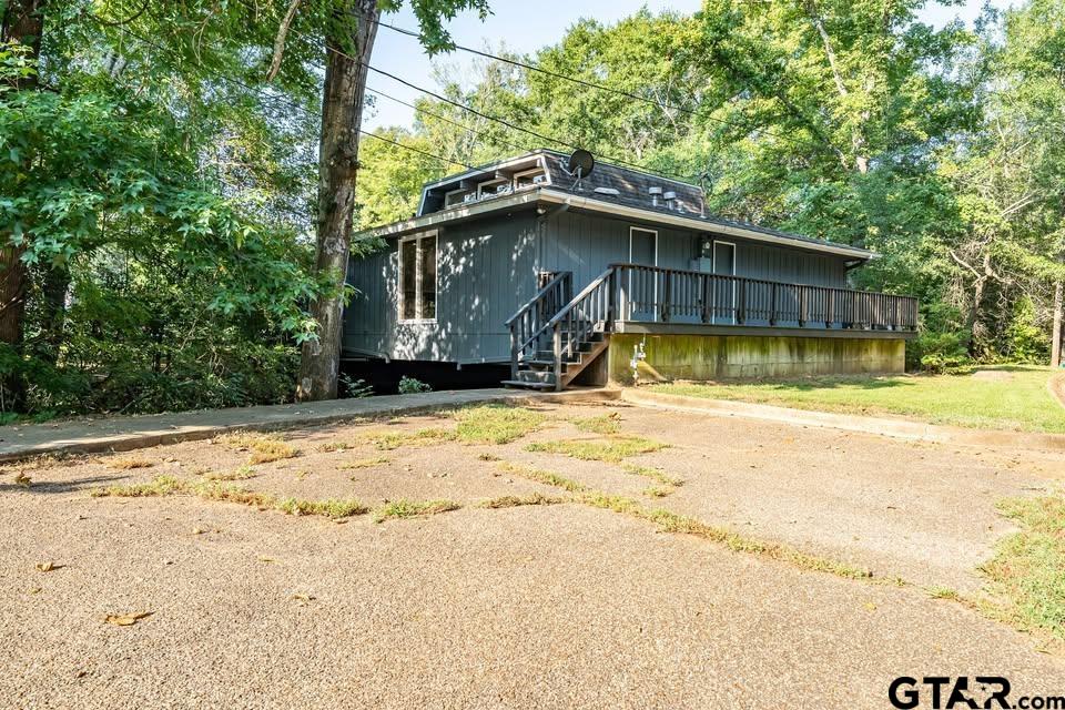 606 Brookside Dr