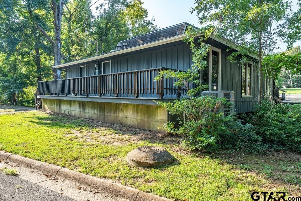 606 Brookside Dr