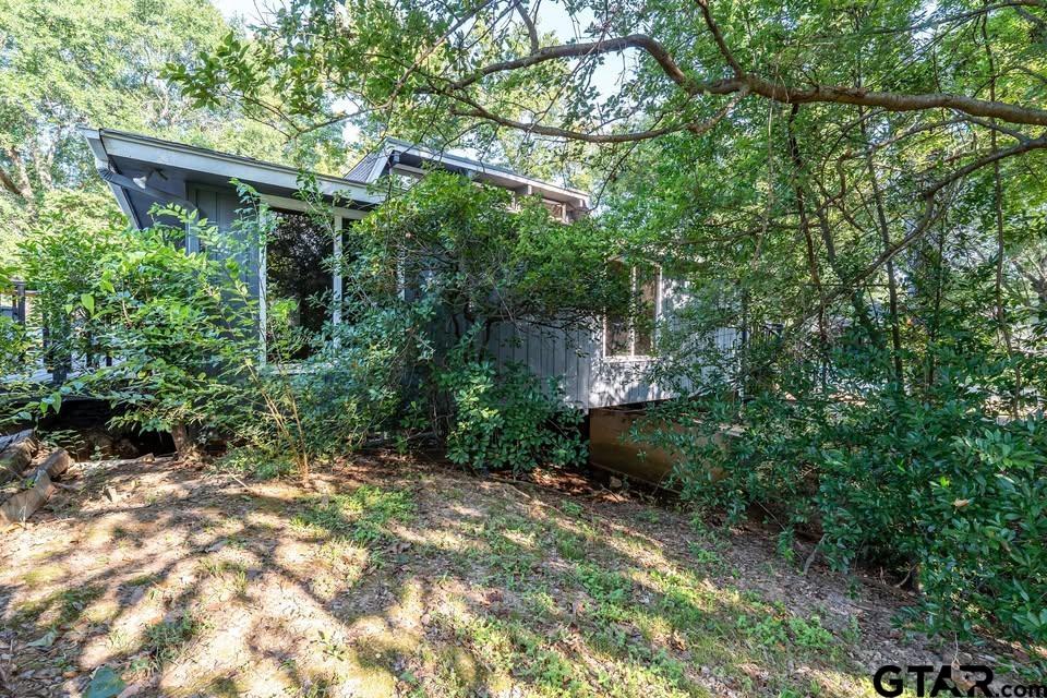 606 Brookside Dr
