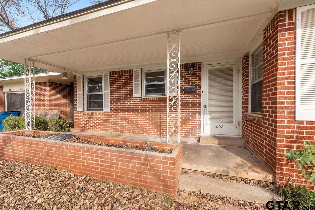 608 Lawrence