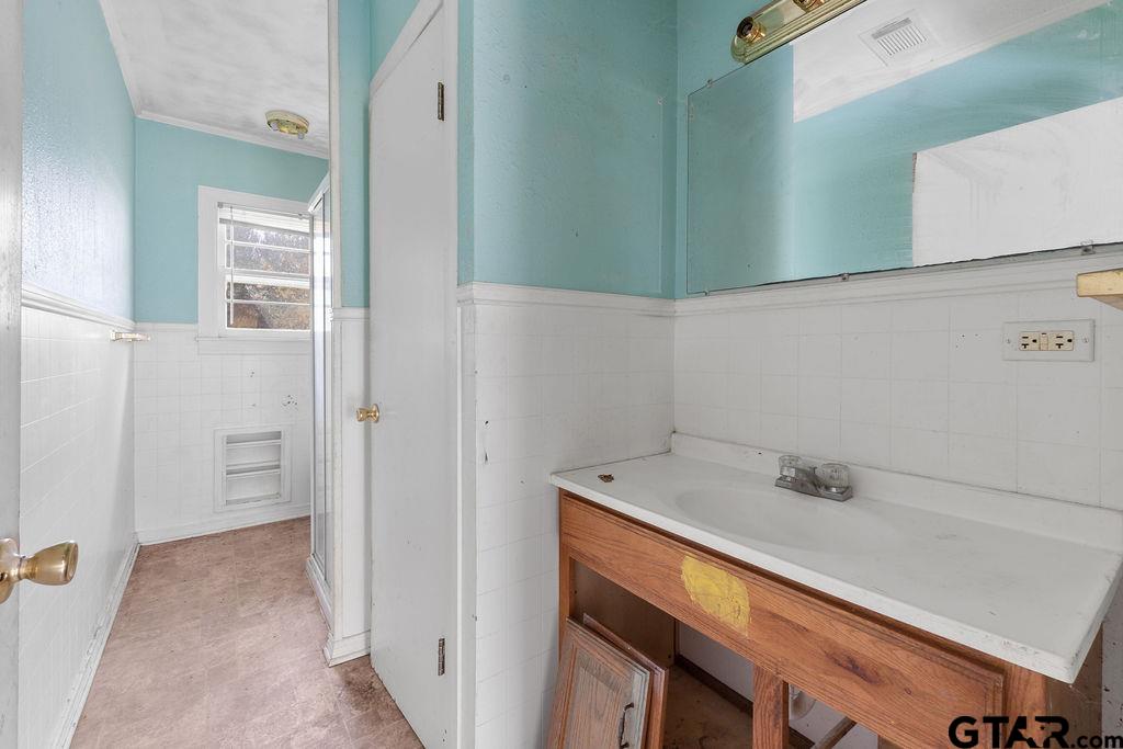608 Lawrence