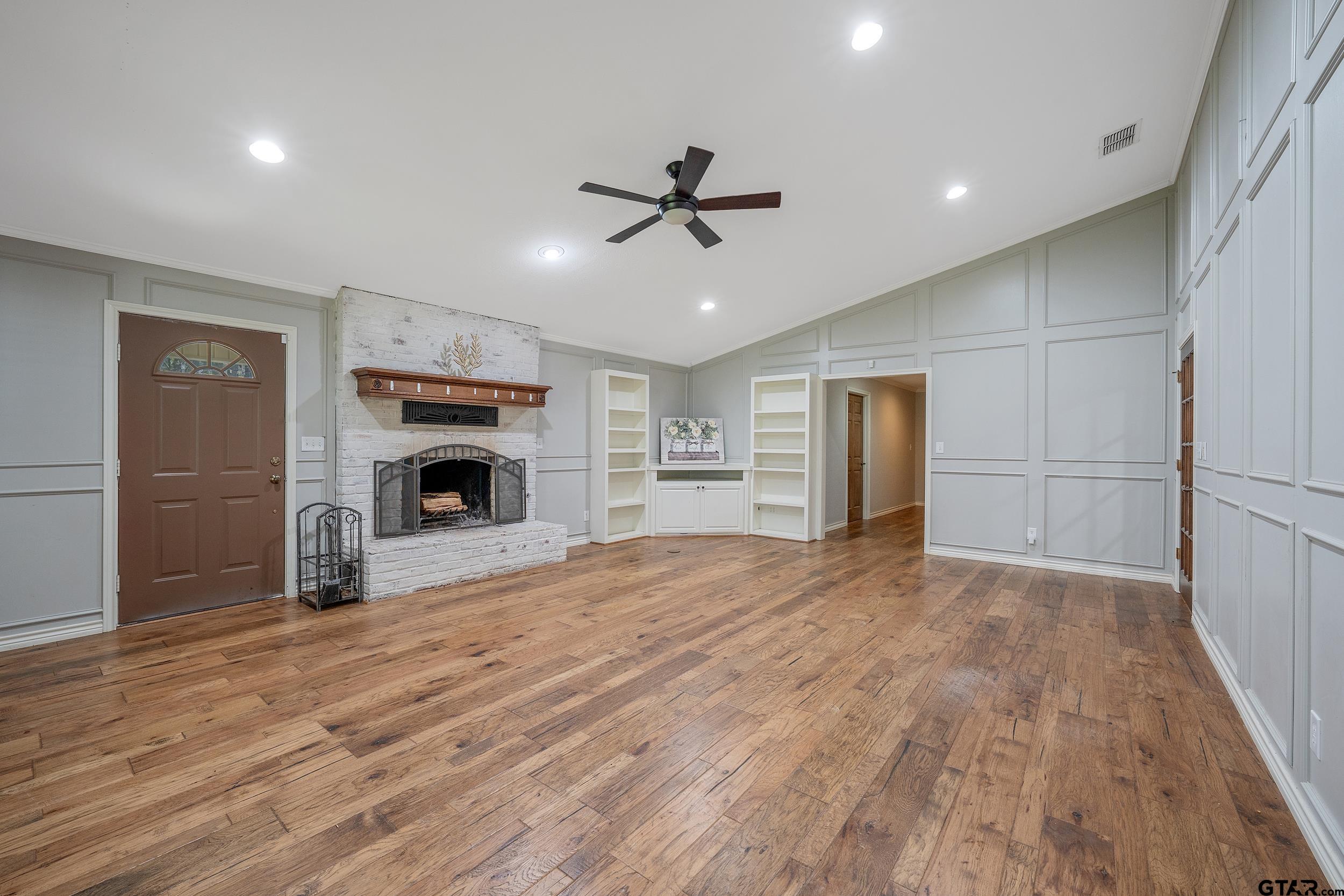 3481 N Loop 343