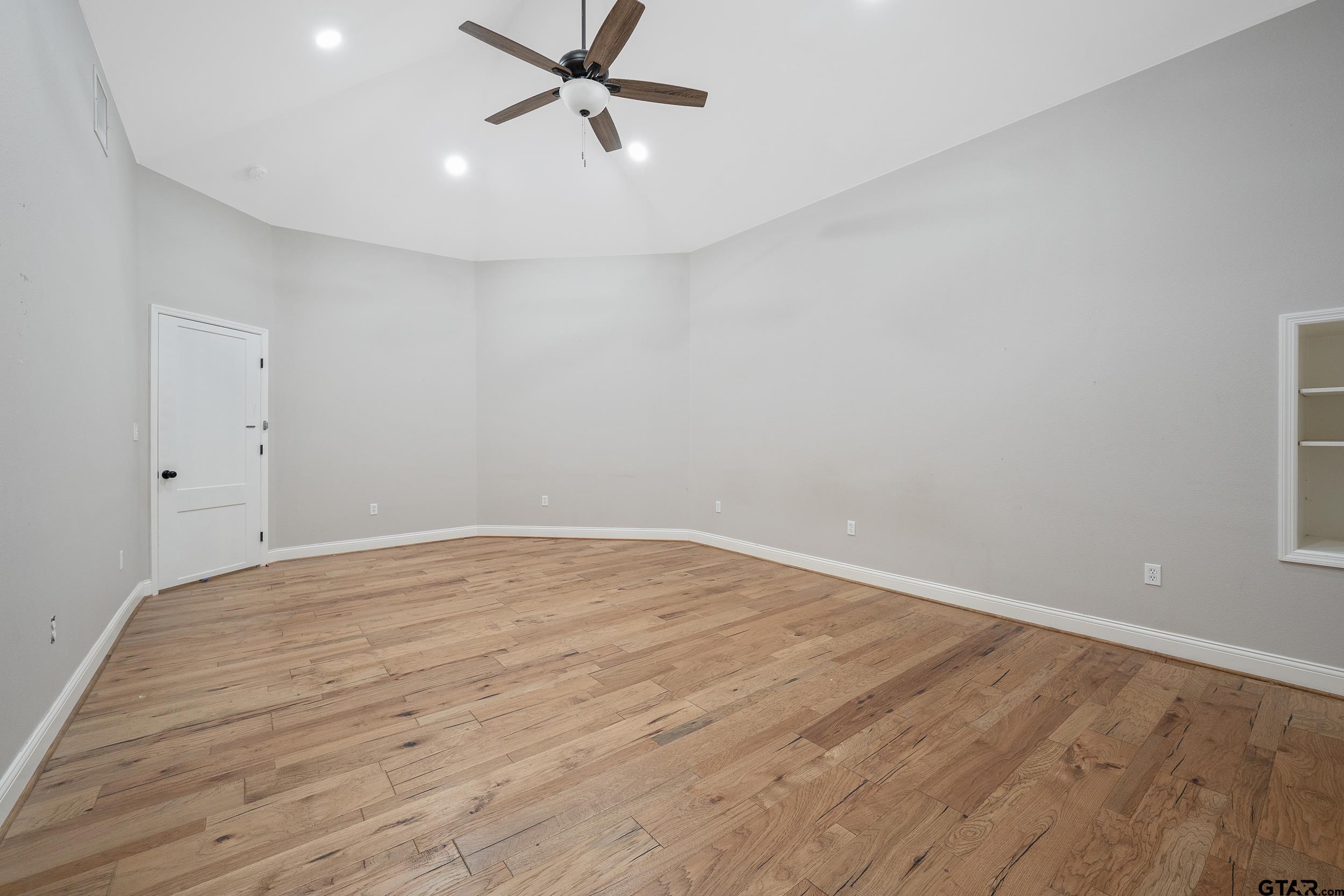 3481 N Loop 343