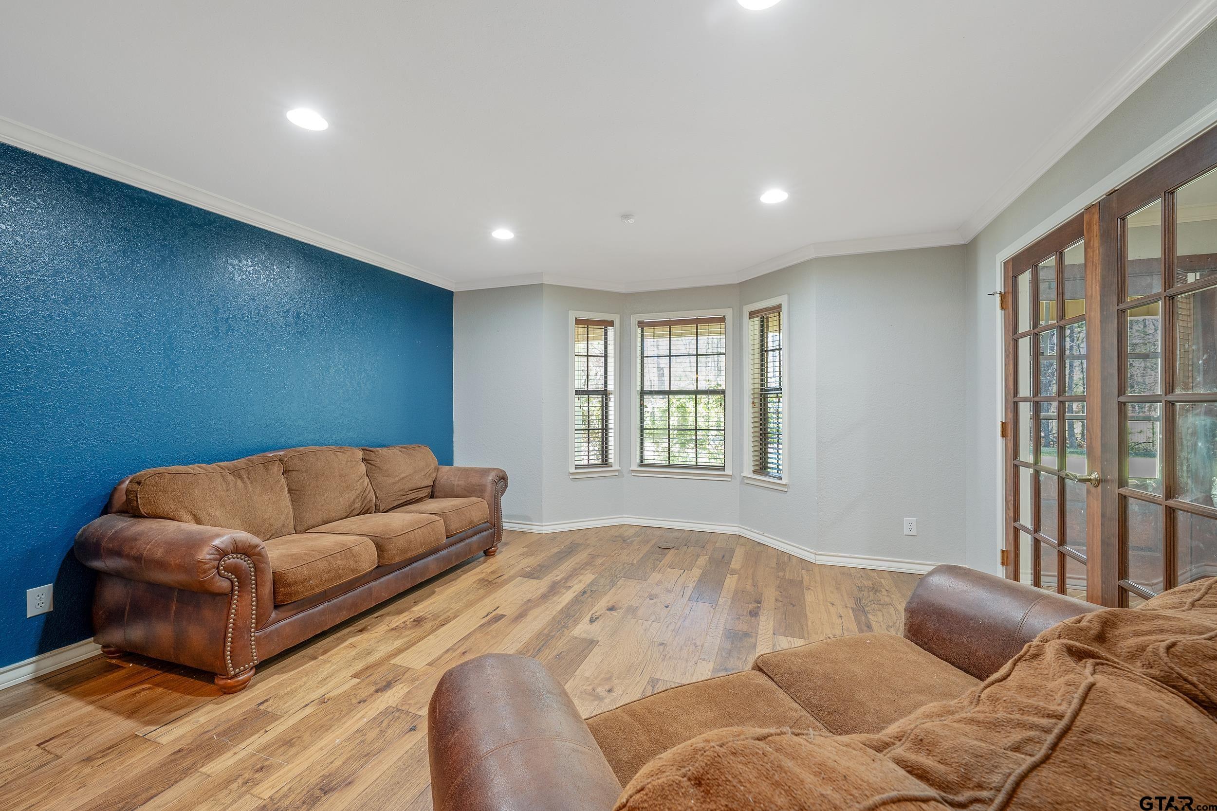 3481 N Loop 343