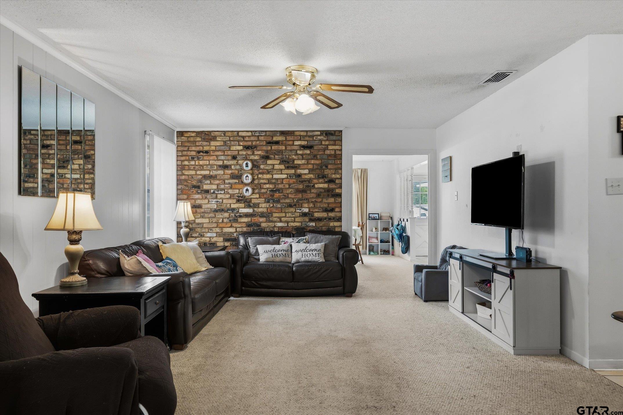 3021 Williamsburg Dr.