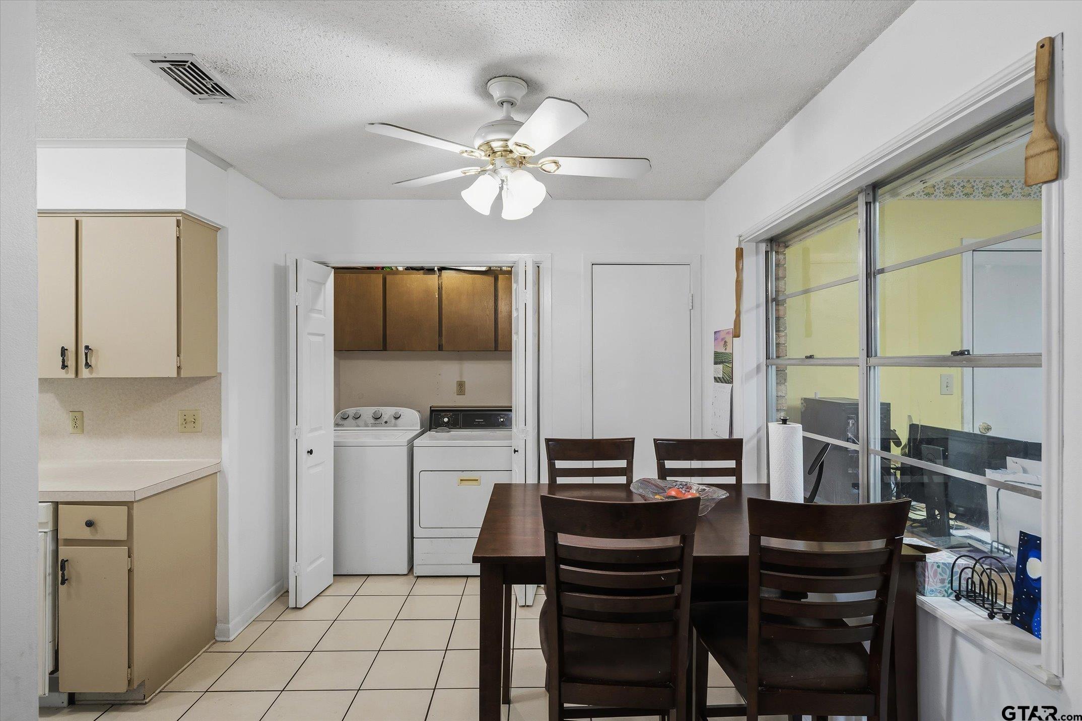 3021 Williamsburg Dr.