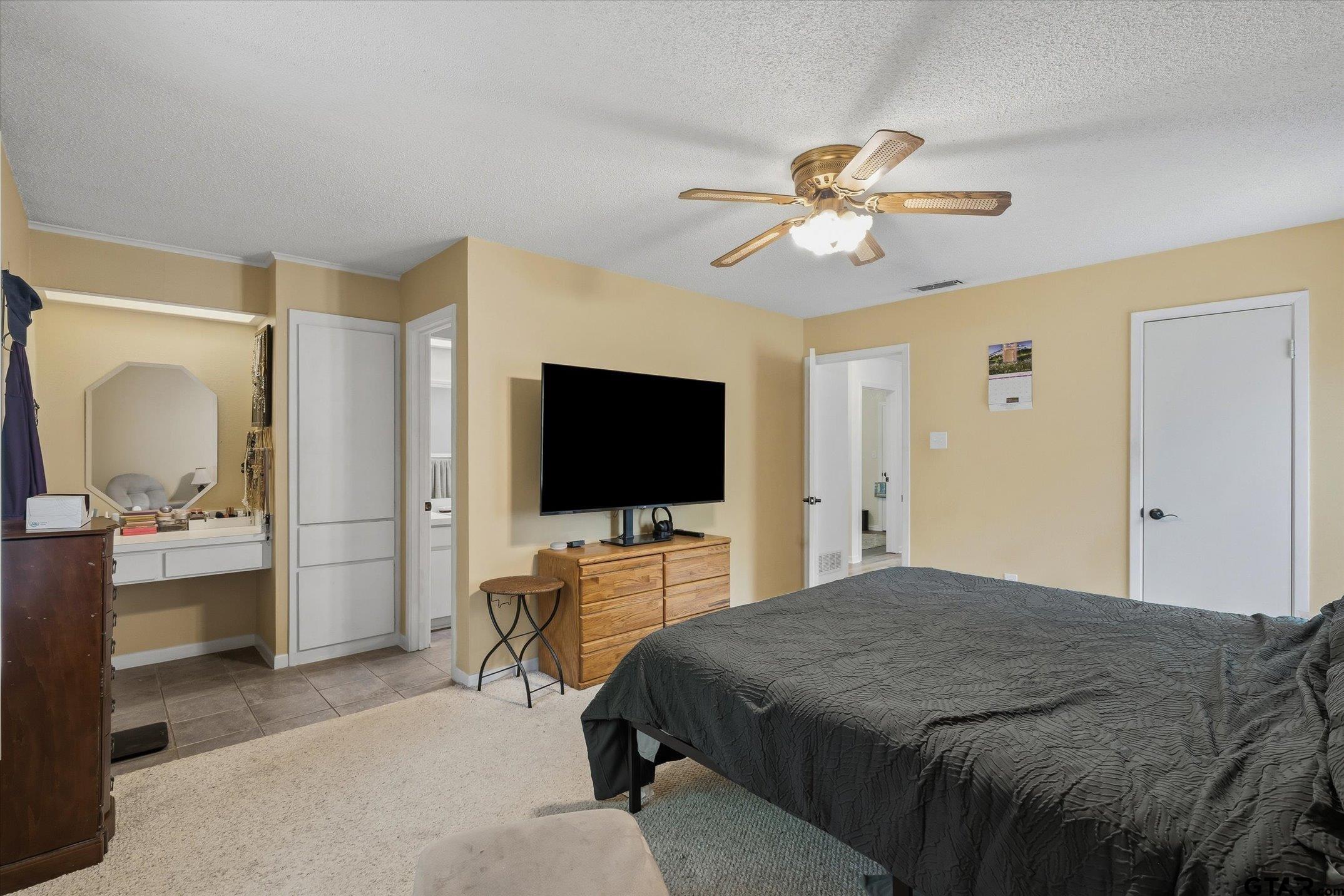 3021 Williamsburg Dr.