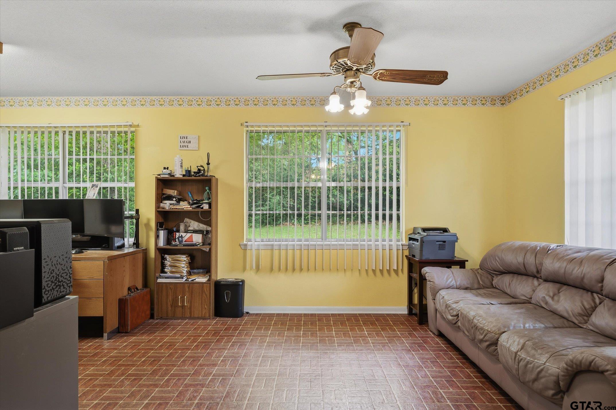 3021 Williamsburg Dr.