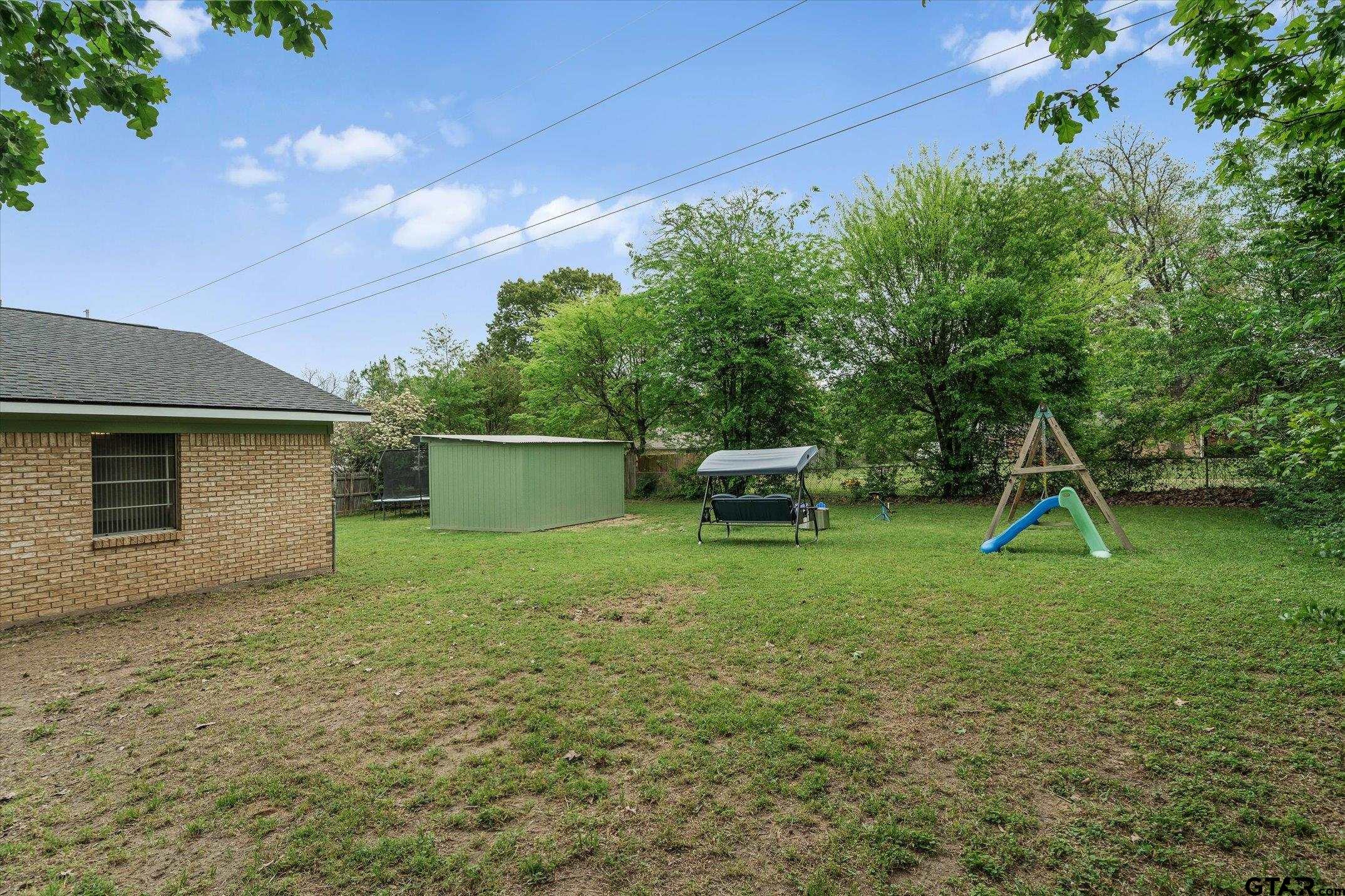3021 Williamsburg Dr.