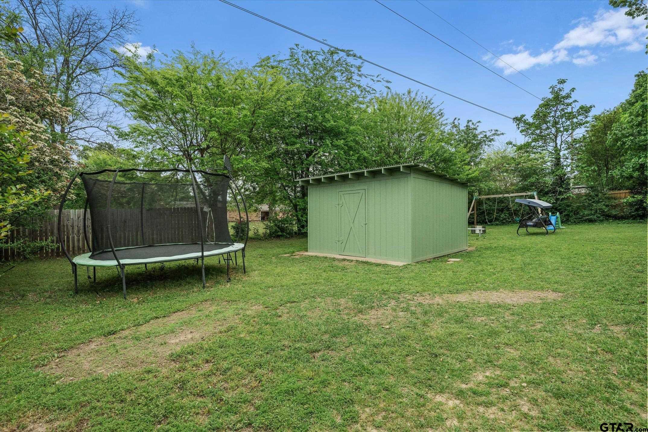 3021 Williamsburg Dr.