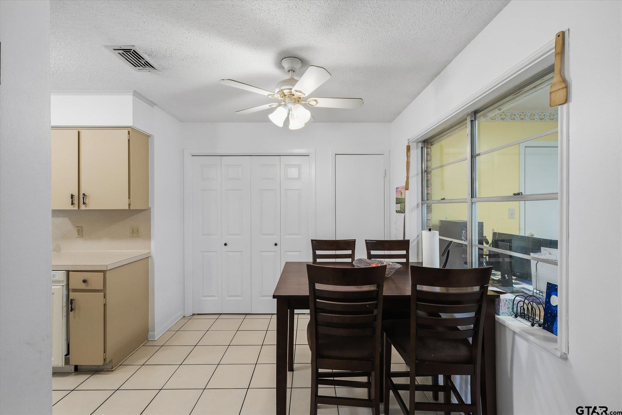 3021 Williamsburg Dr.
