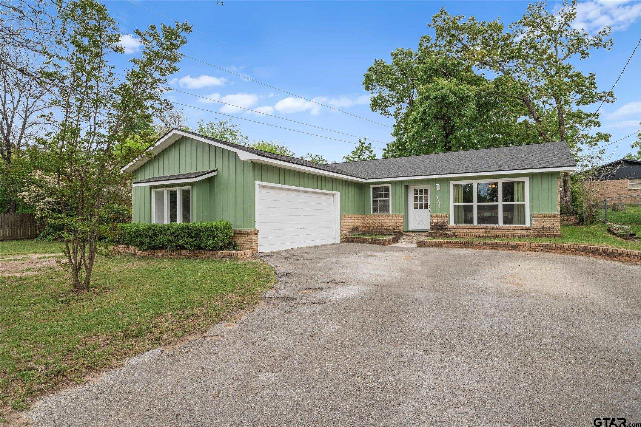 3021 Williamsburg Dr.