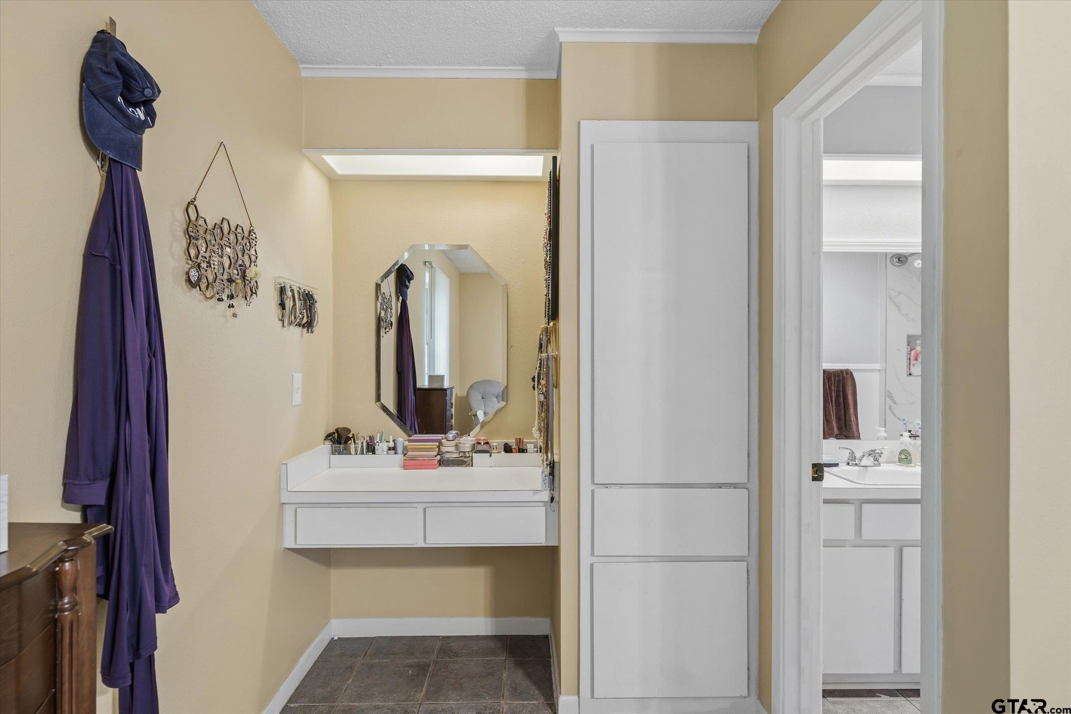 3021 Williamsburg Dr.