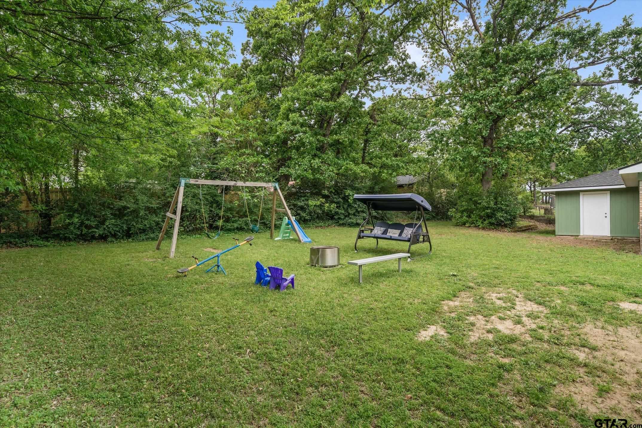 3021 Williamsburg Dr.