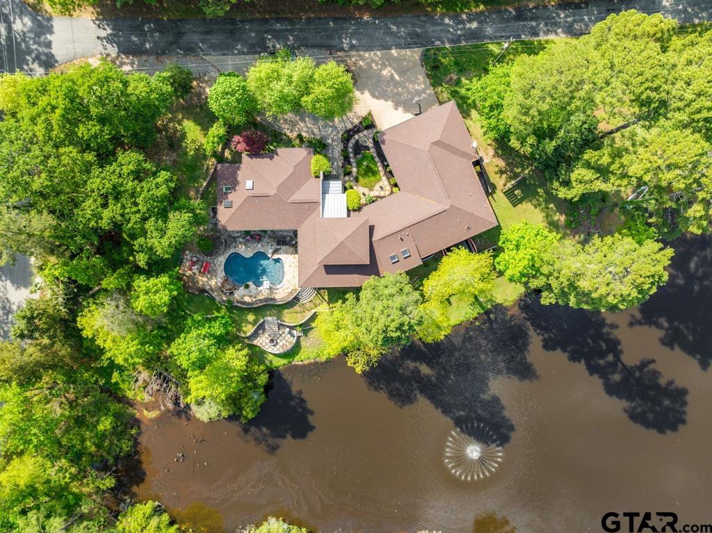 23677 Greenway Dr