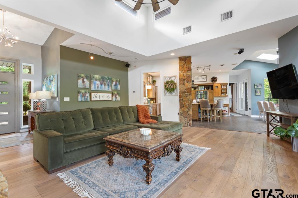 23677 Greenway Dr
