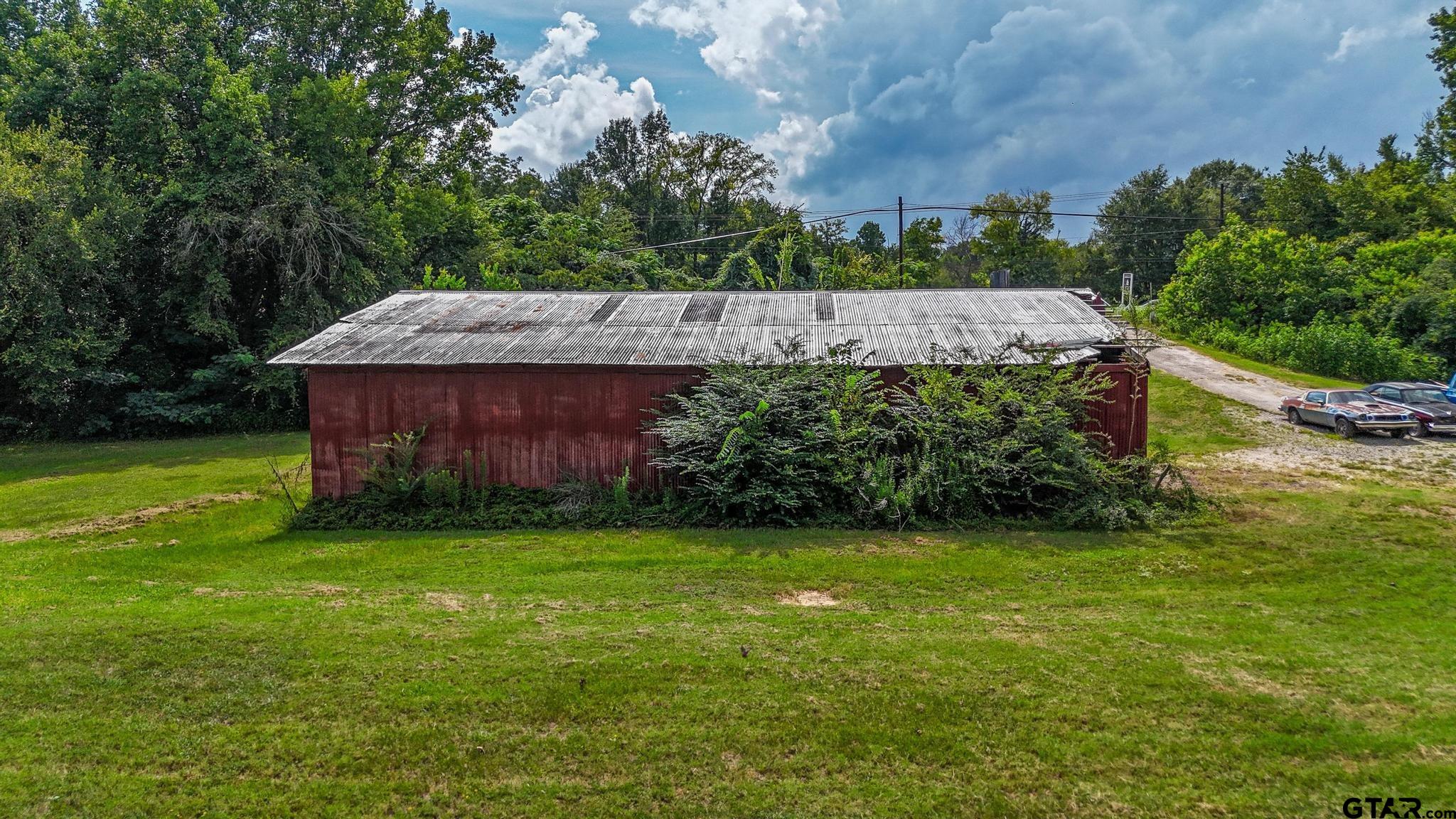 946 US HWY 69