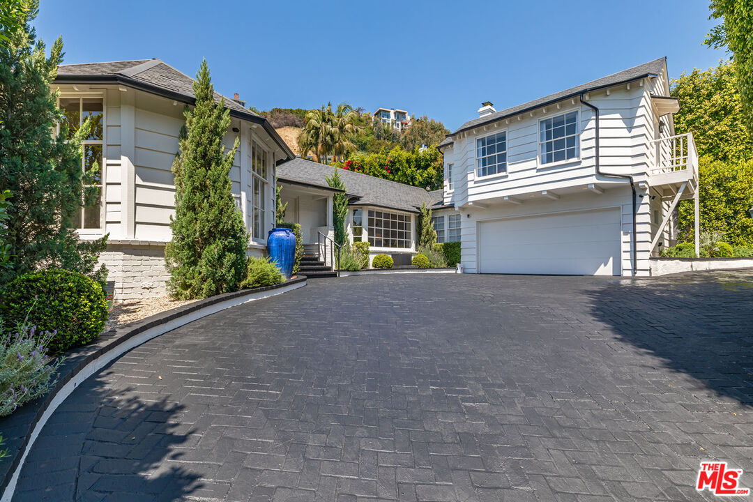 1437 Belfast Dr