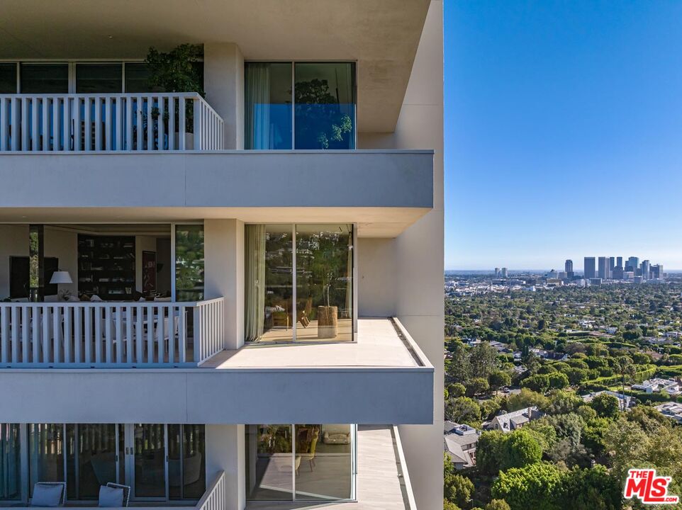 9255 Doheny Rd Unit: 1901