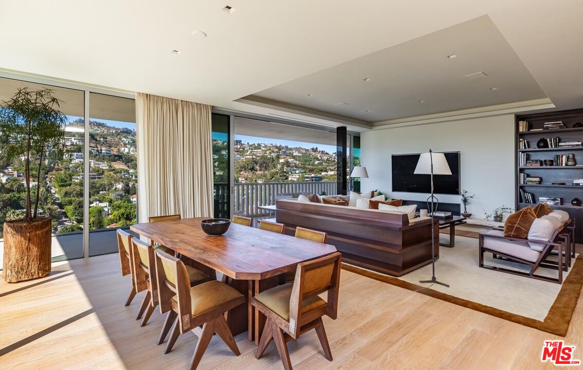 9255 Doheny Rd Unit: 1901