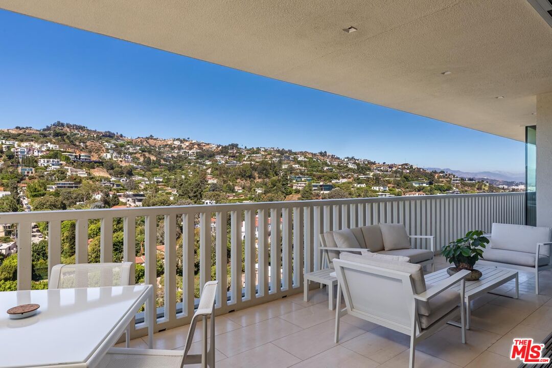 9255 Doheny Rd Unit: 1901