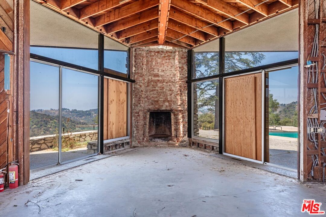 2859 Coldwater Canyon Dr