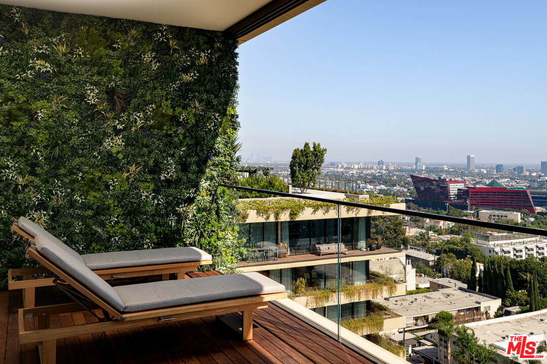 9040 Sunset BLVD Unit: 1101