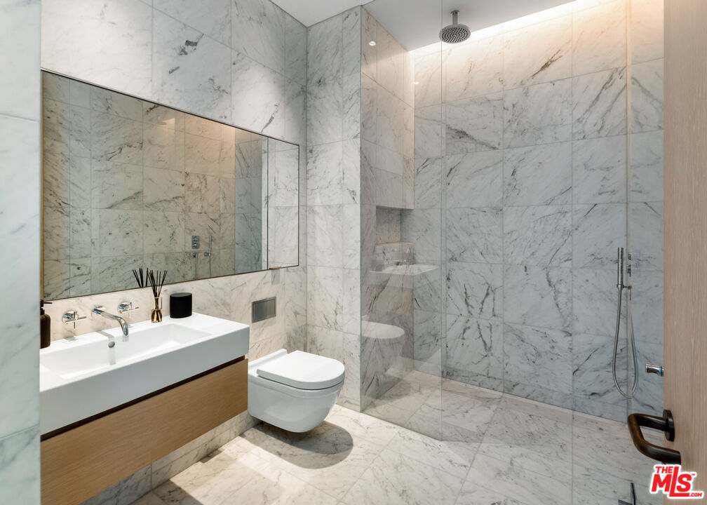 9040 Sunset BLVD Unit: 1101