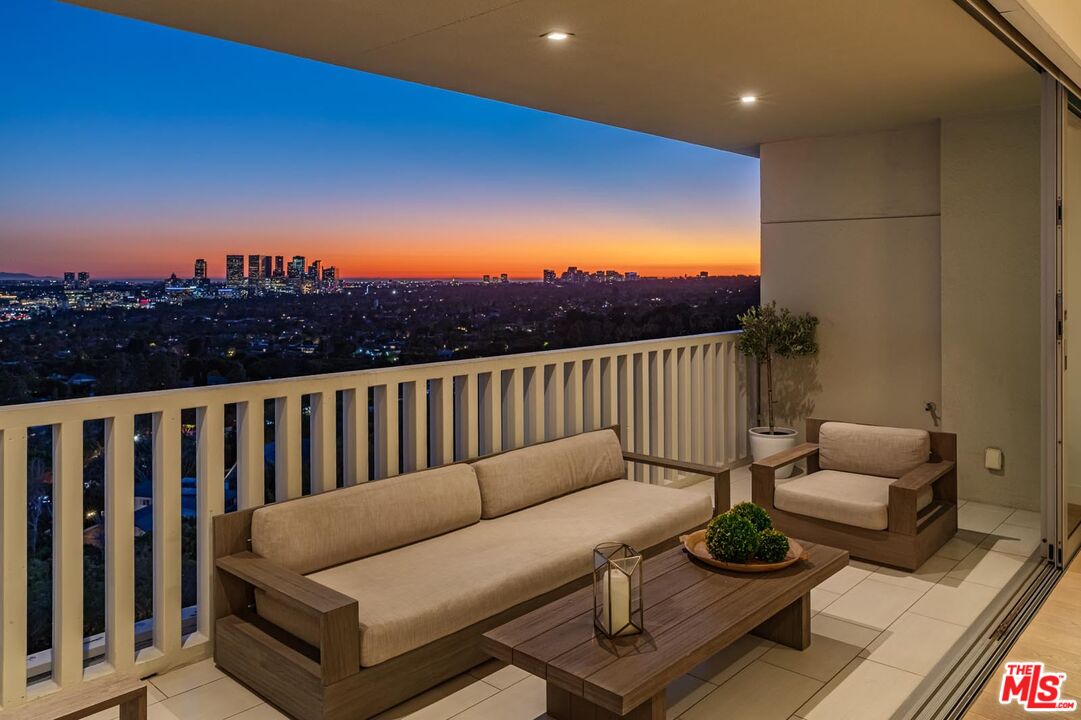 9255 Doheny Rd Unit: 1204