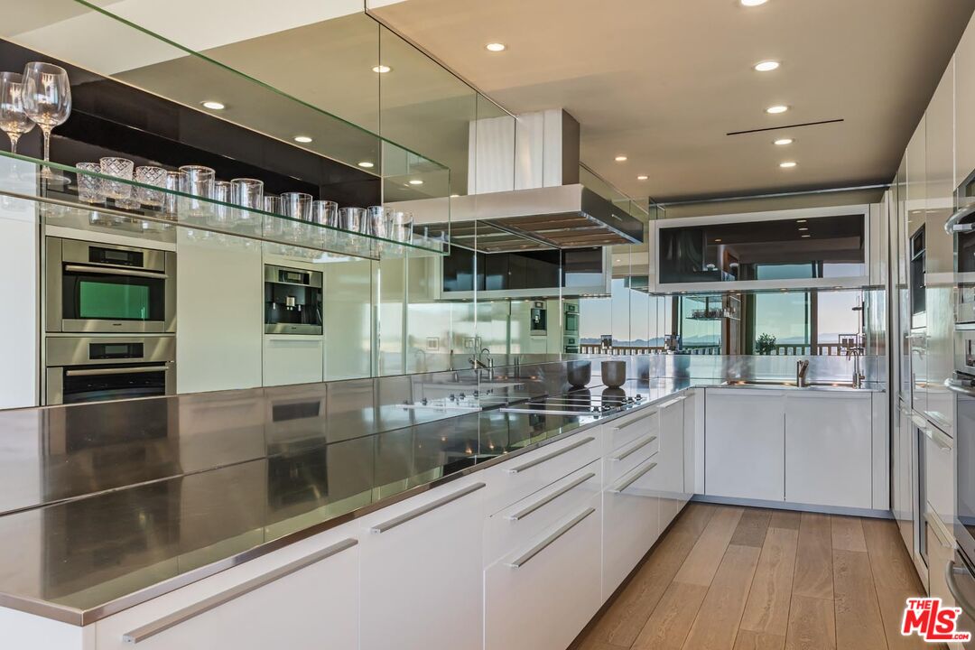 9255 Doheny Rd Unit: 1204