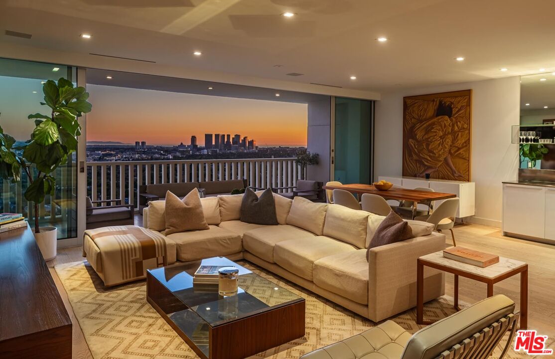 9255 Doheny Rd Unit: 1204